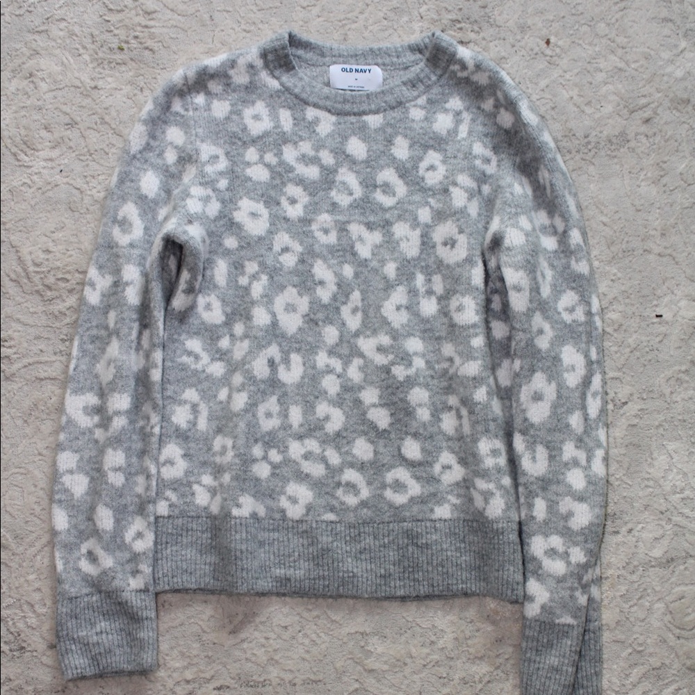 Old Navy Grey and White Leopard Print Sweater